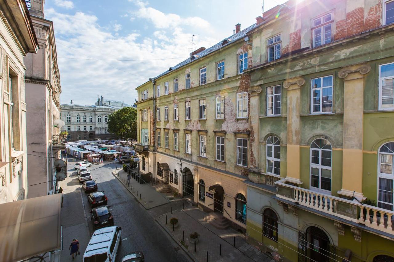 Навпроти Вернісажу Біля Оперного Вулиця Театральна 26 Є Балкон Та Інернет Apartment Lviv Exterior photo