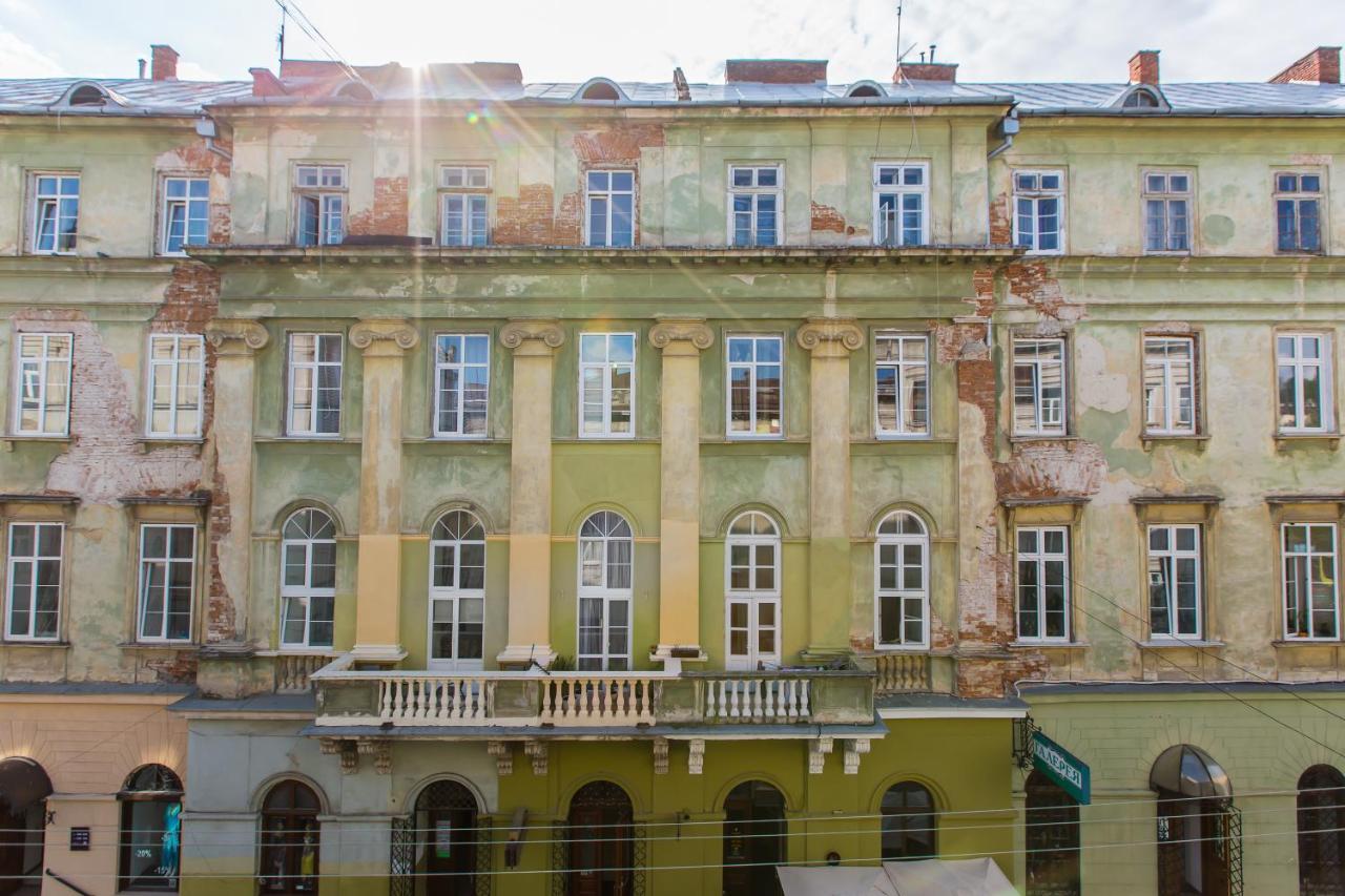 Навпроти Вернісажу Біля Оперного Вулиця Театральна 26 Є Балкон Та Інернет Apartment Lviv Exterior photo