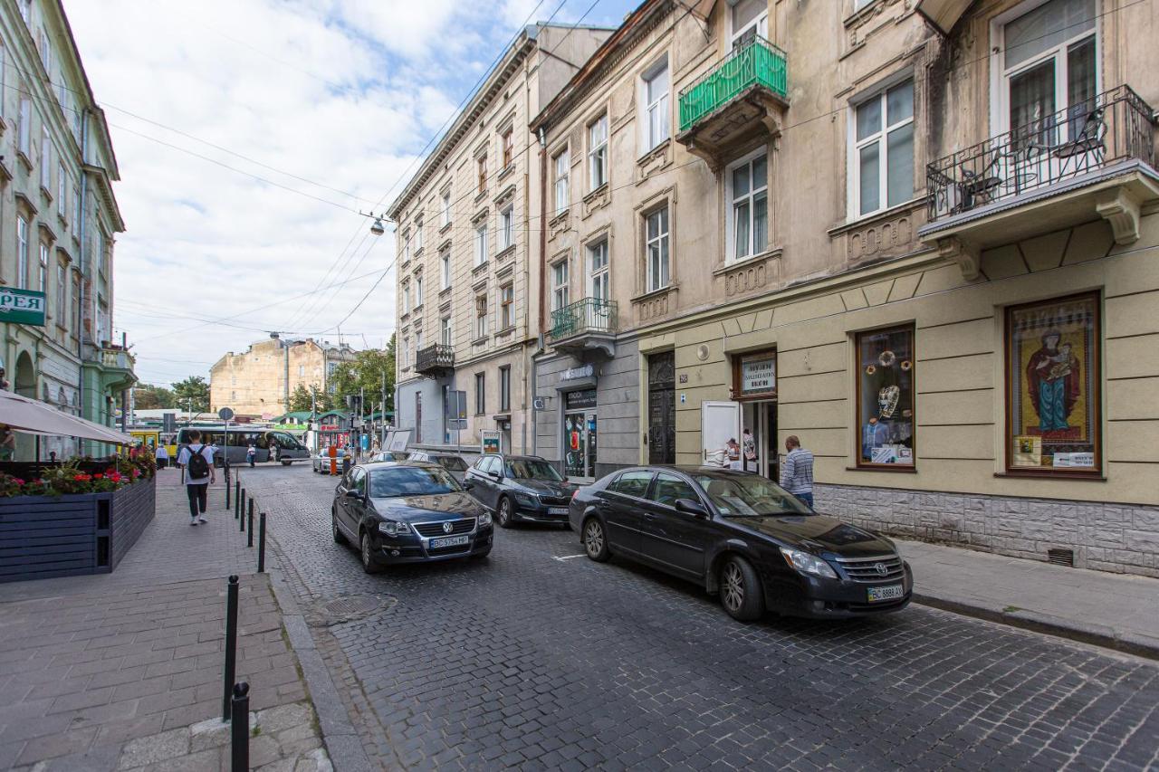 Навпроти Вернісажу Біля Оперного Вулиця Театральна 26 Є Балкон Та Інернет Apartment Lviv Exterior photo